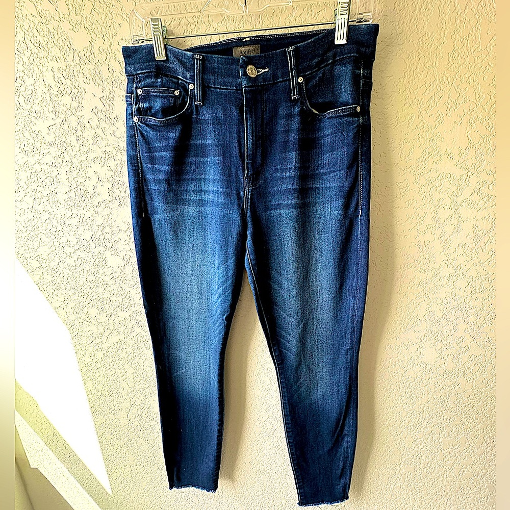 Mother High Waisted Looker Ankle Fray size 29
